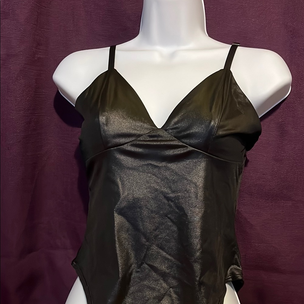 Rue21 Black Fitted Crop Camisole